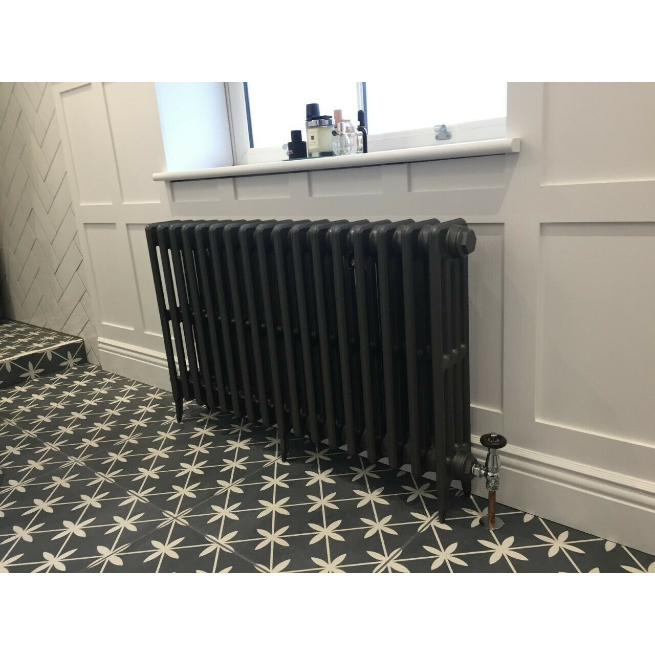 Elizabethan Style Wall Panel 320mm Wide