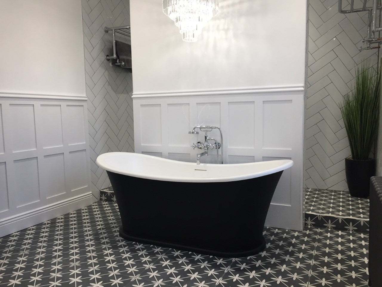 2.3m Wide Kit – Elizabethan Style Wall Panelling – 7x 1130mm High x 320mm Wide